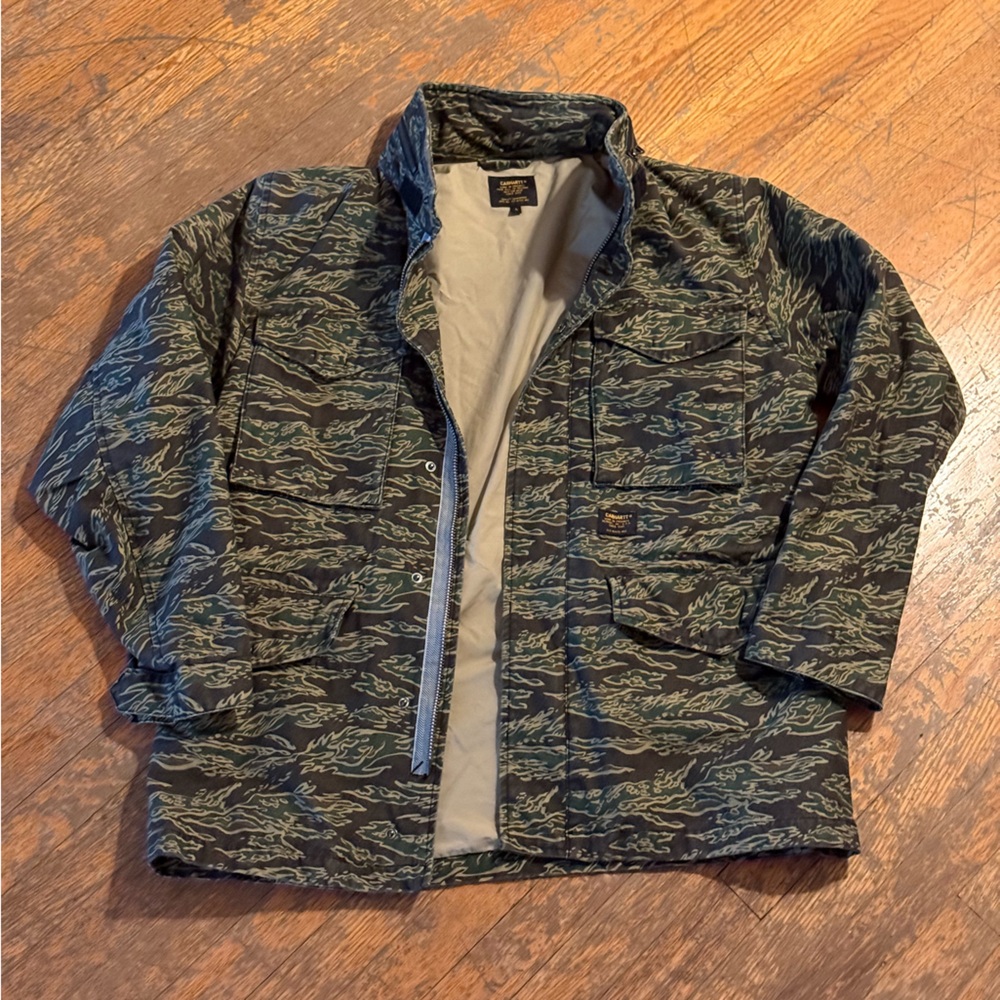 Carhartt WIP Men's Green Camouflage Field Jacket